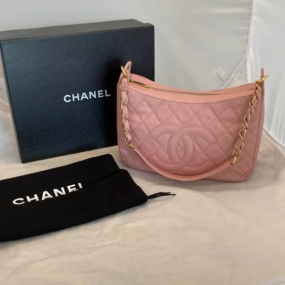 CHANEL Timeless Quilted CC Shoulder Bag - Picture 2 of 16